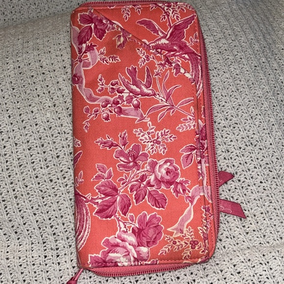 Vera Bradley Personal Travel Organizer Wallet in Hope Toile - Picture 5 of 5